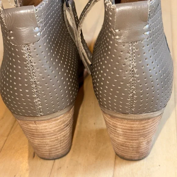 Dolce Vita Taupe Perforated ankle boot, 8, G1282 - Picture 8 of 8